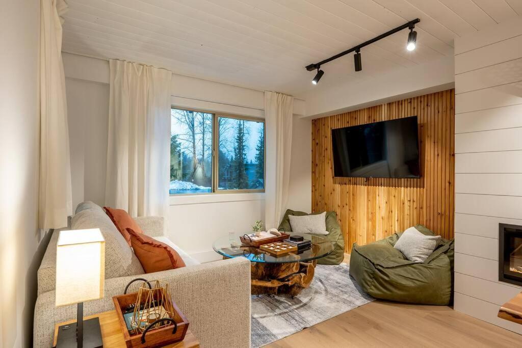 Powder & Pines Luxury Suite Γουίστλερ Εξωτερικό φωτογραφία